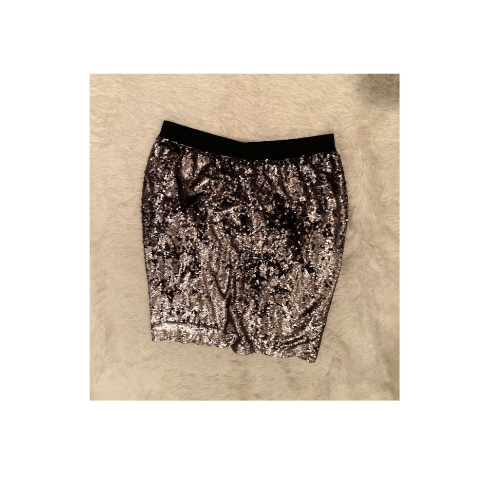 Worthington Black and Silver Sequin Pencil Skirt - Size XL (EUC)